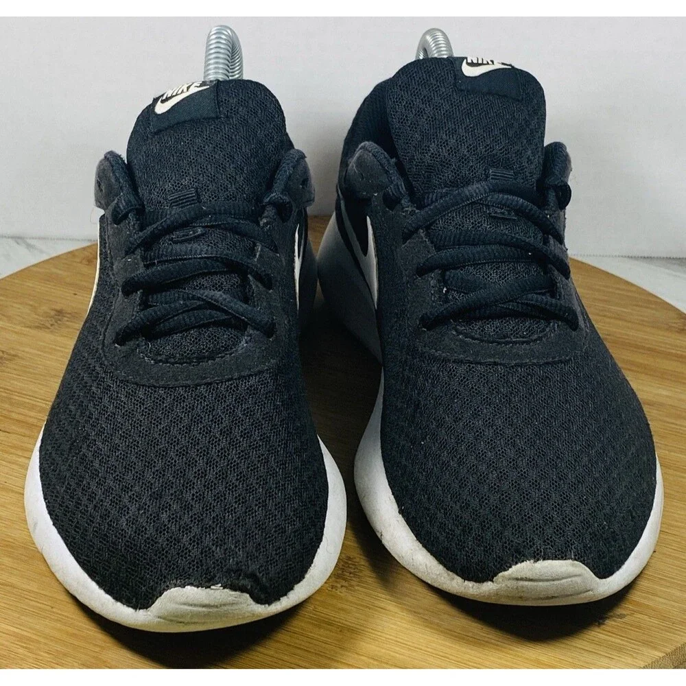 Nike Tanjun Youth Size 6y 818381-011